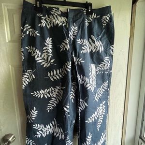 IZOD New tags, womens capri Size 14